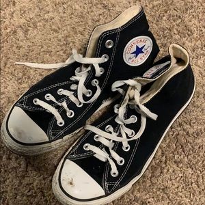 Men’s size 7 woman’s size 9 converse high top